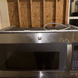 GE Profile Over-the-Range Microwave (Model PVM9195SF3SS) in excellent working condition.