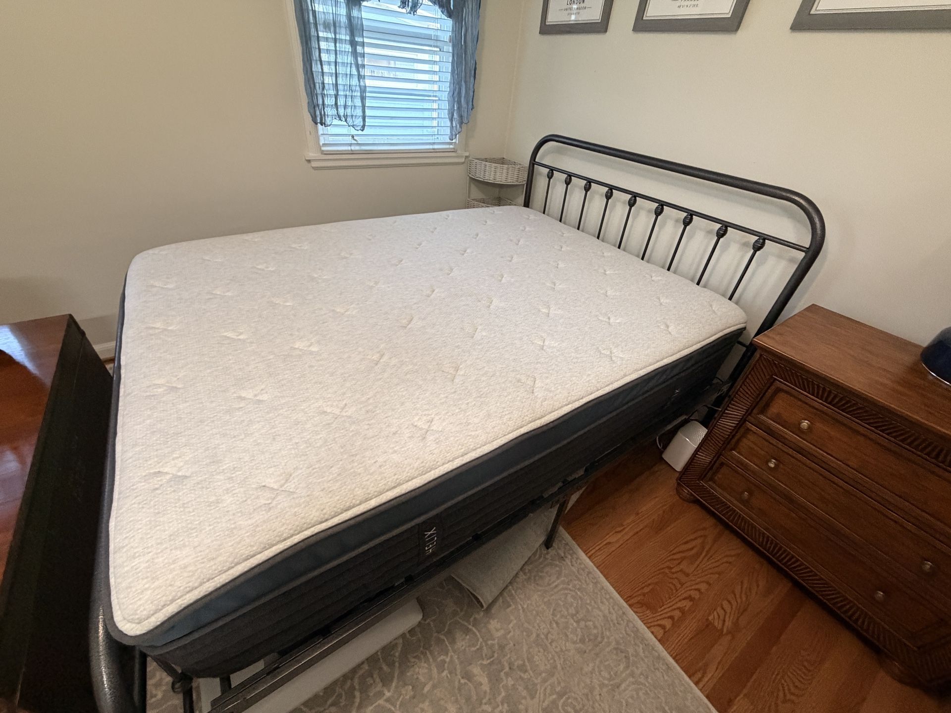 Queen Helix Twilight Luxe Mattress And Bed Frame