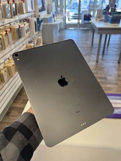 Apple - iPad Pro 12.9" 3rd Gen (WiFi) (Pre-Owned) / 256GB / Good| $5 Down | Payment plan available