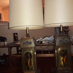 Vintage lamps light in the top With Electrical Candles Inside The Case