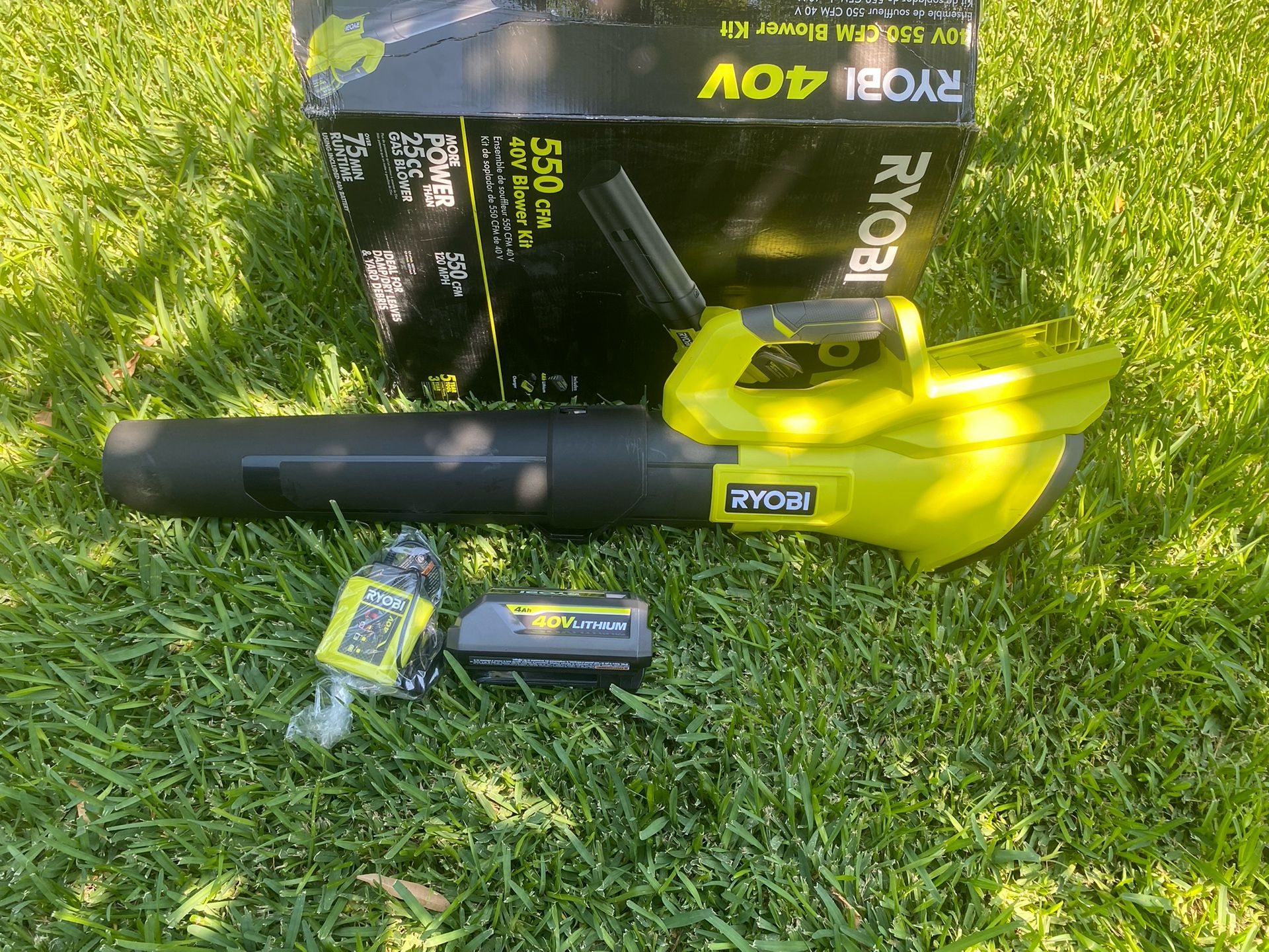 RYOBI 40V 120 MPH 550 CFM Cordless Battery Leaf Blower With 4.0 Ah Battery and Charger