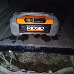 Ridgid Stereo And 18volt Battery Charger