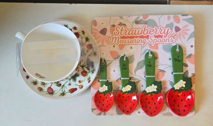 Tea cup w/ measuring spoons