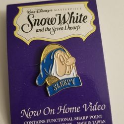 DISNEY Snow White Dwarf Pins