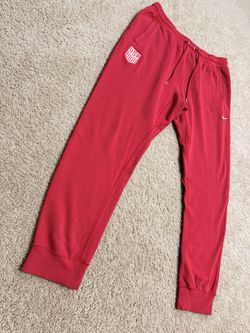 WORLD CUP 2026 NIKE FC / AUTHENTIC USMNT USA Team FIFA SOCCER Sweat Pants w/ zip pocket / Men’s XL / Excellent Condition! / Red