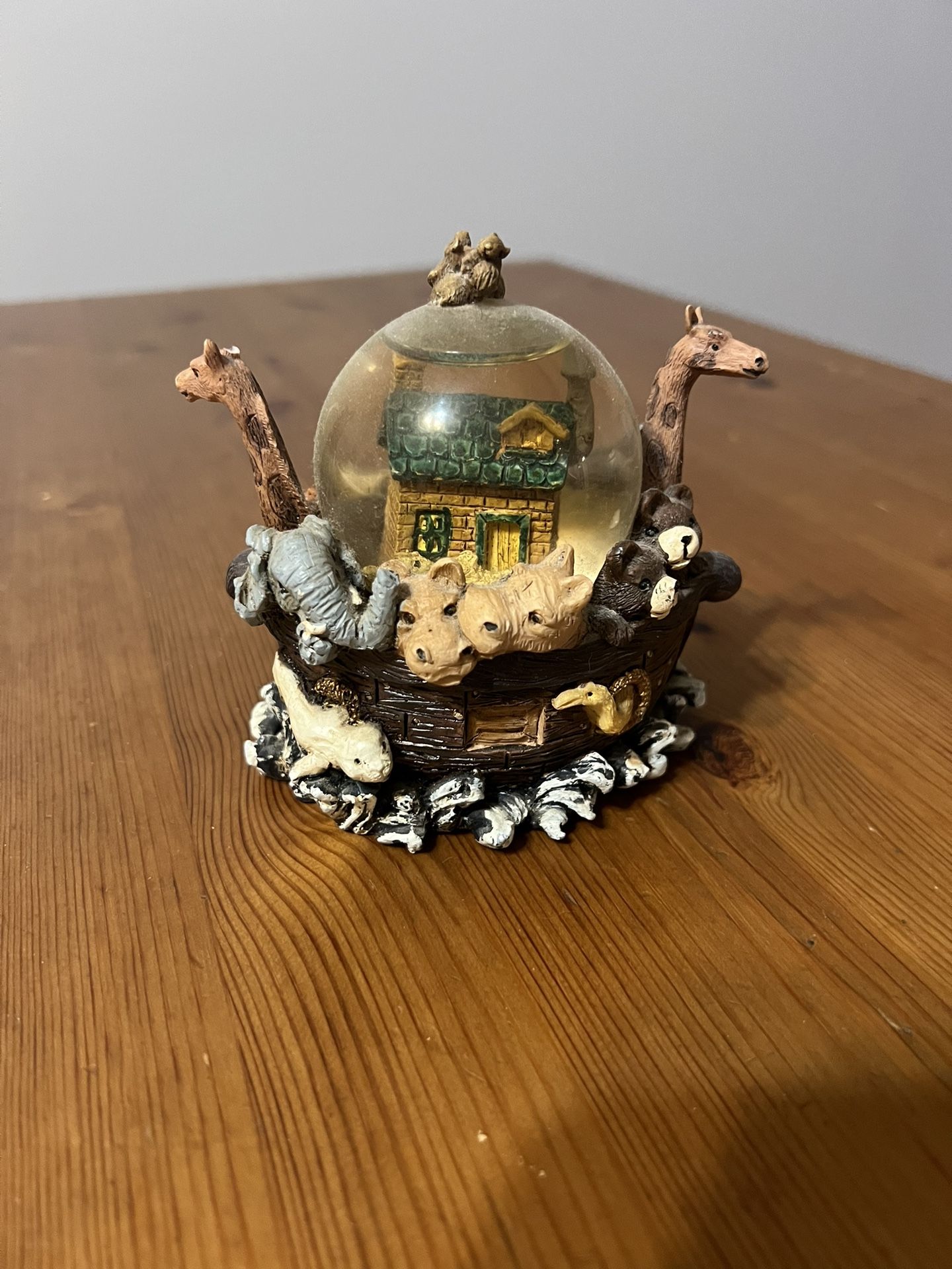 Small Noah’s Ark Snowglobe