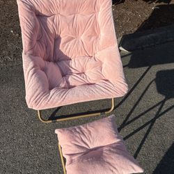 Comfy Foldable  Plush Pink Chair & Foot Rest New 