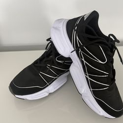 Tenis woman B/W RBK size 10 (9.5)