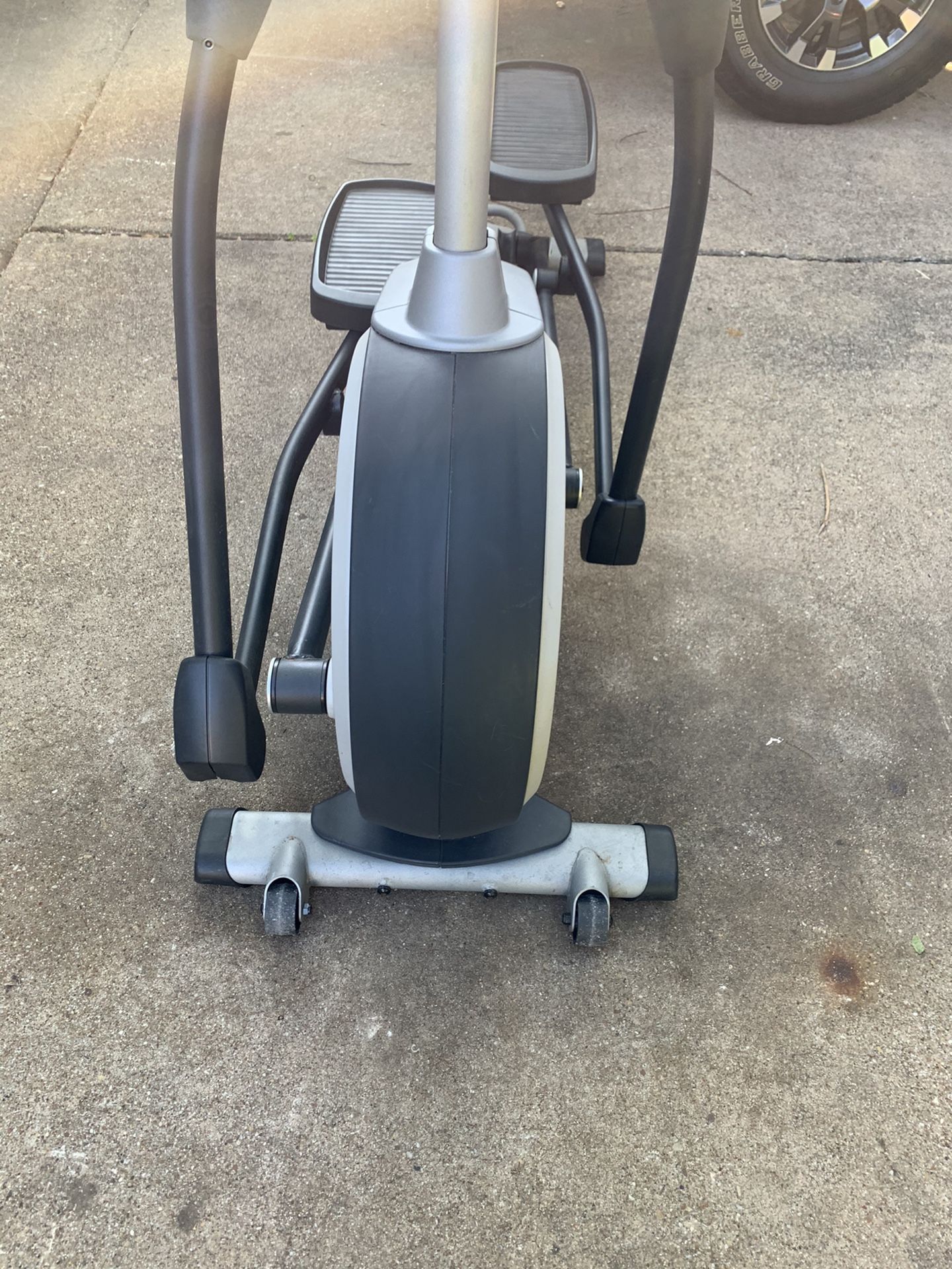 Nordictrack E5.7 elliptical for Sale in Arlington, TX OfferUp