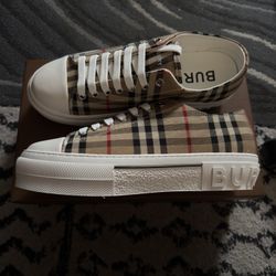 2 Burberrry Pairs Bundle 