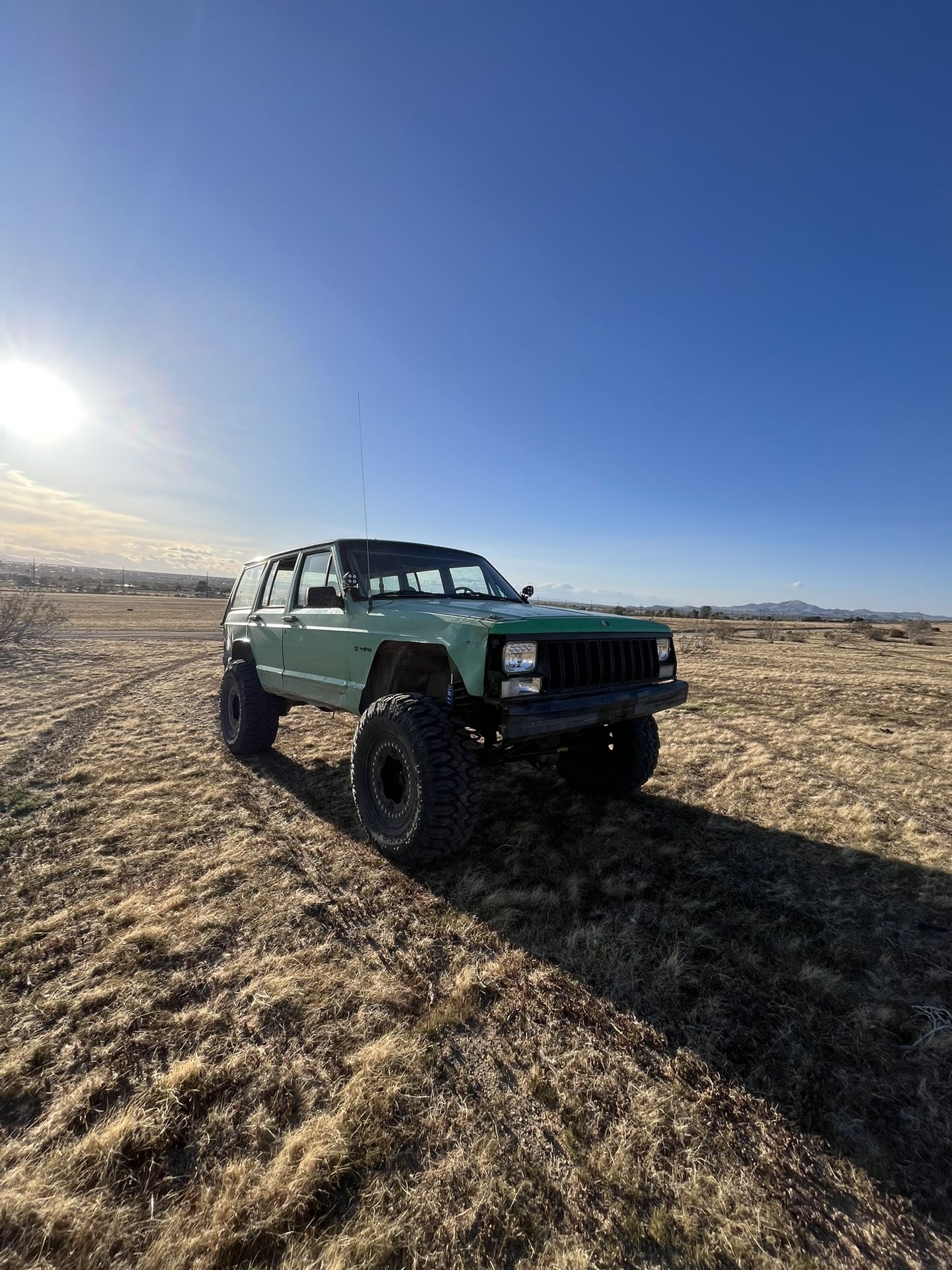 Xj Rocker Mod Jeep Xj Mod/stock for Sale in Apple Valley, CA - OfferUp