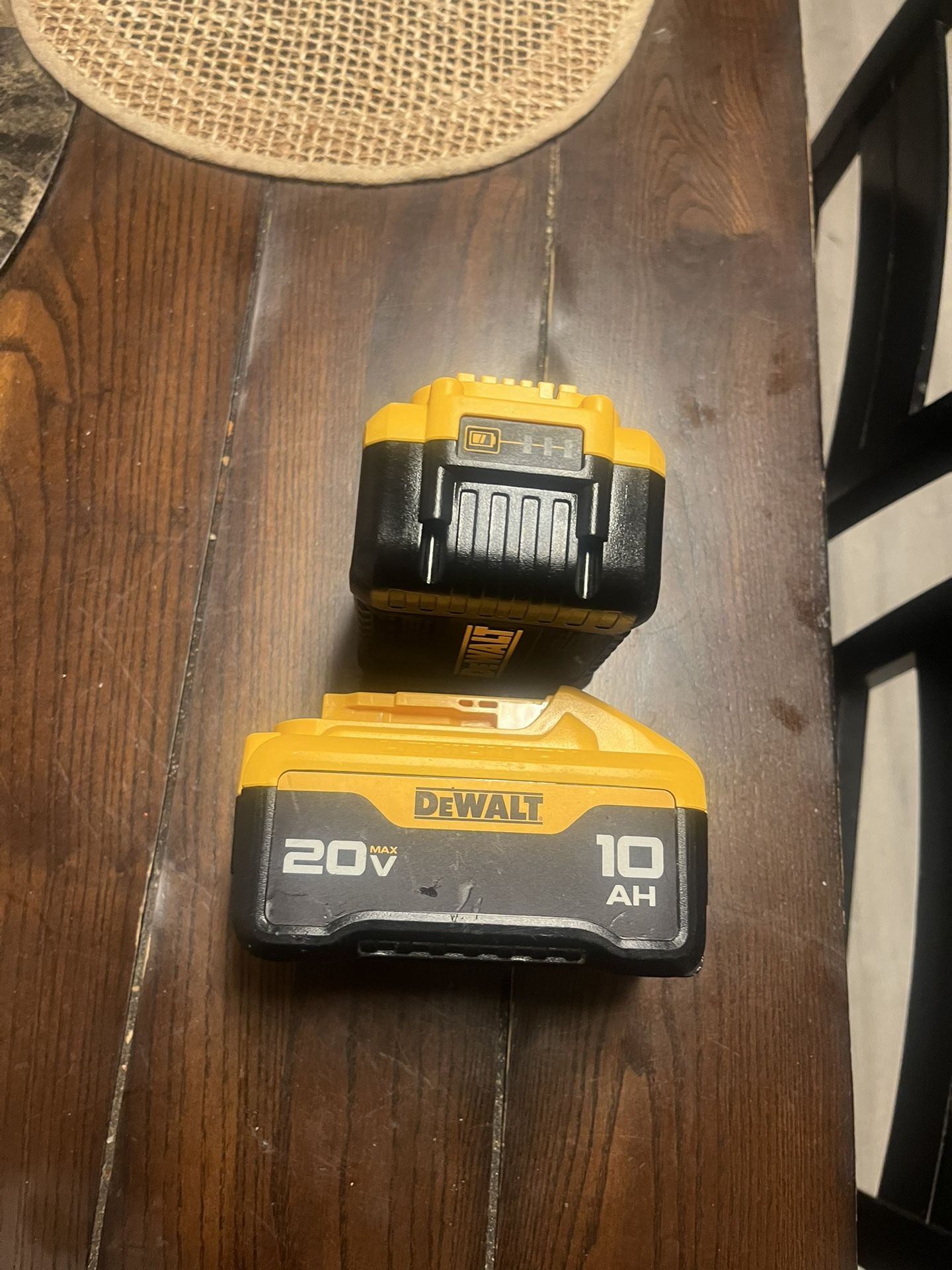 Dewalt 20v Baterías 🔋 10ah Y 8.0ah $100 Cada Una Firme Precio