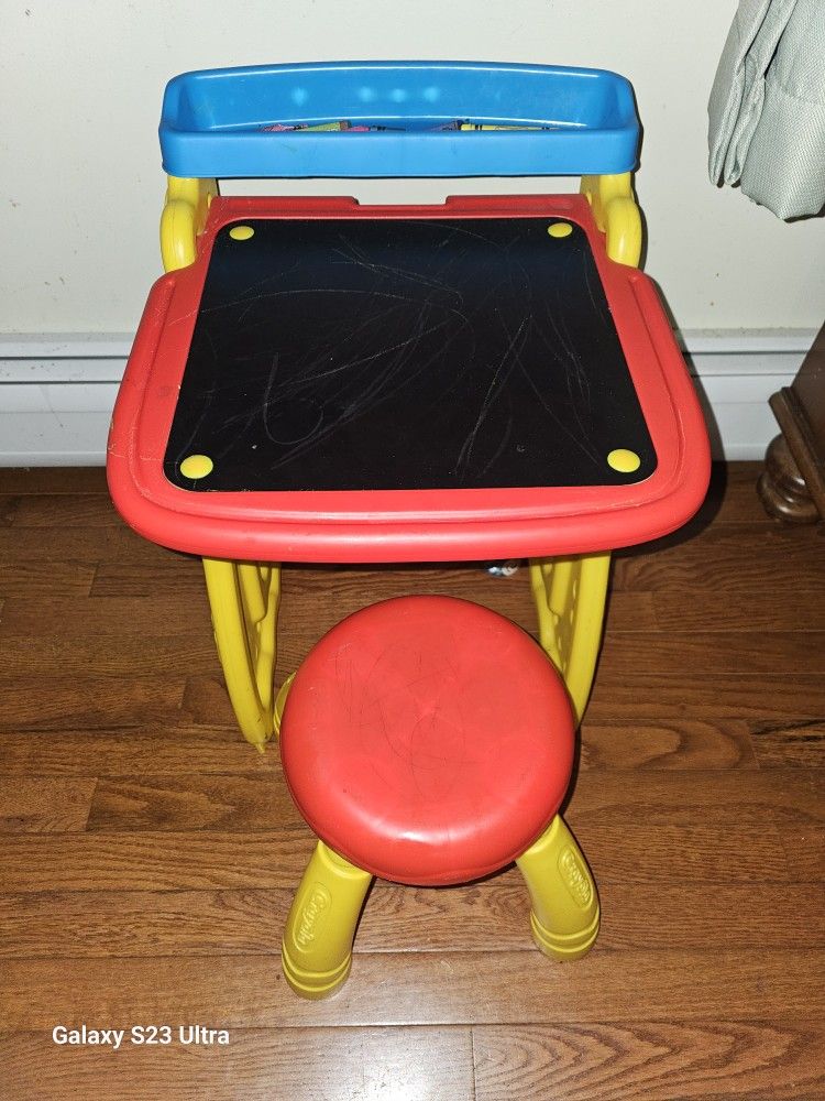 kids art desk/easel