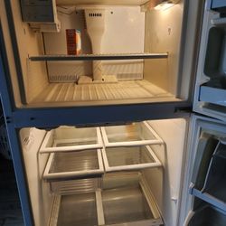 Kenmore Refrigerator 