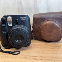 Fujifilm Instax Mini 8 Instant Film Camera With Nice Carrying Case and Film Inside.