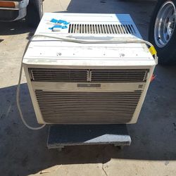 Frigidaire AC Unit