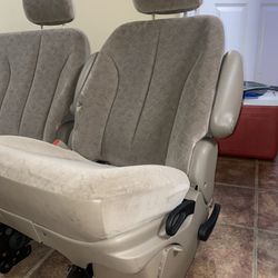 Chrysler Town and Country Seats