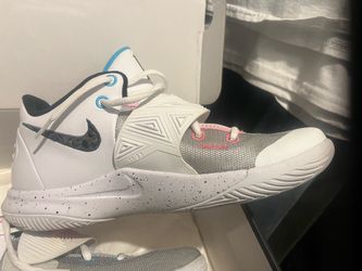 Kyrie Summer Flytrap 3 in Box 60$ Perth Amboy Nj area