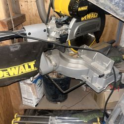 Dewalt Saw 