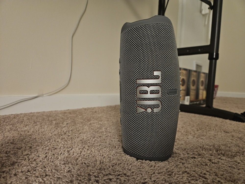 Jbl Charge 5 Like New