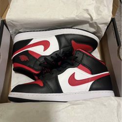 Air Jordan 1 Mid (GS)
