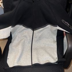 Nike Tech Silver And Black