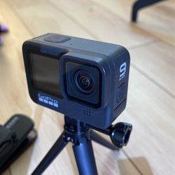 GoPro HERO9 Black Bundle (Like New)