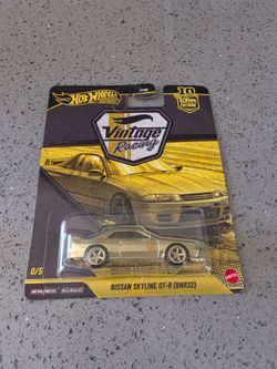 Hot Wheels Premium Car Culture Vintage Racing Nissan Skyline GT-R (BNR32) Chase