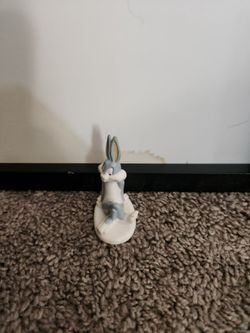 1987 Arby's Looney Tunes Figurine - Bugs Bunny with Oval Base