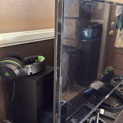 X Box  x series  2 remotes headset and LG TV