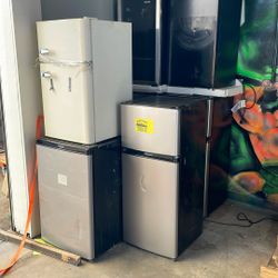 Insignia Mini Fridge - NEW