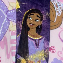 Disney towel-Asha  From Wish  - Toalla De Playa