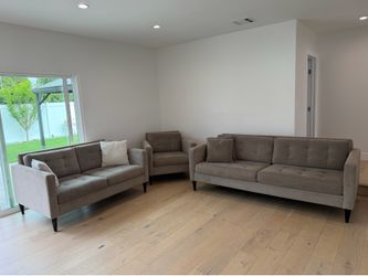 Beautiful 3 Piece Sofa Set- MUST GO!