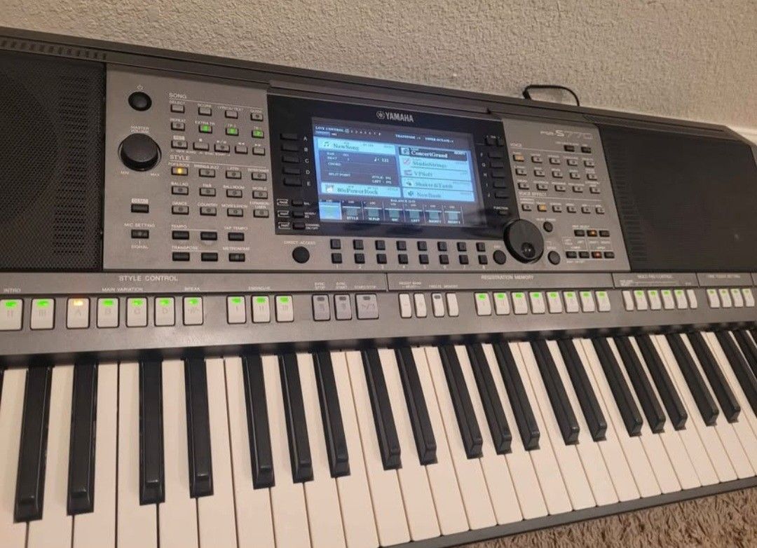Yamaha psr- S770