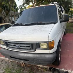 2005 Ford E-150