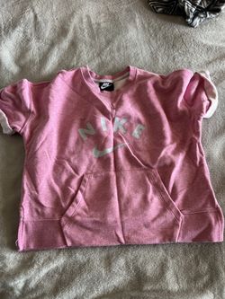 pink nike shirt 