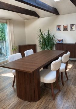 Brand New Contemporary Walnut Dining Table – Seats 6-8