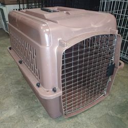 Med Size Dog Crate/Carrier 