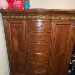 Armoire/ Dresser