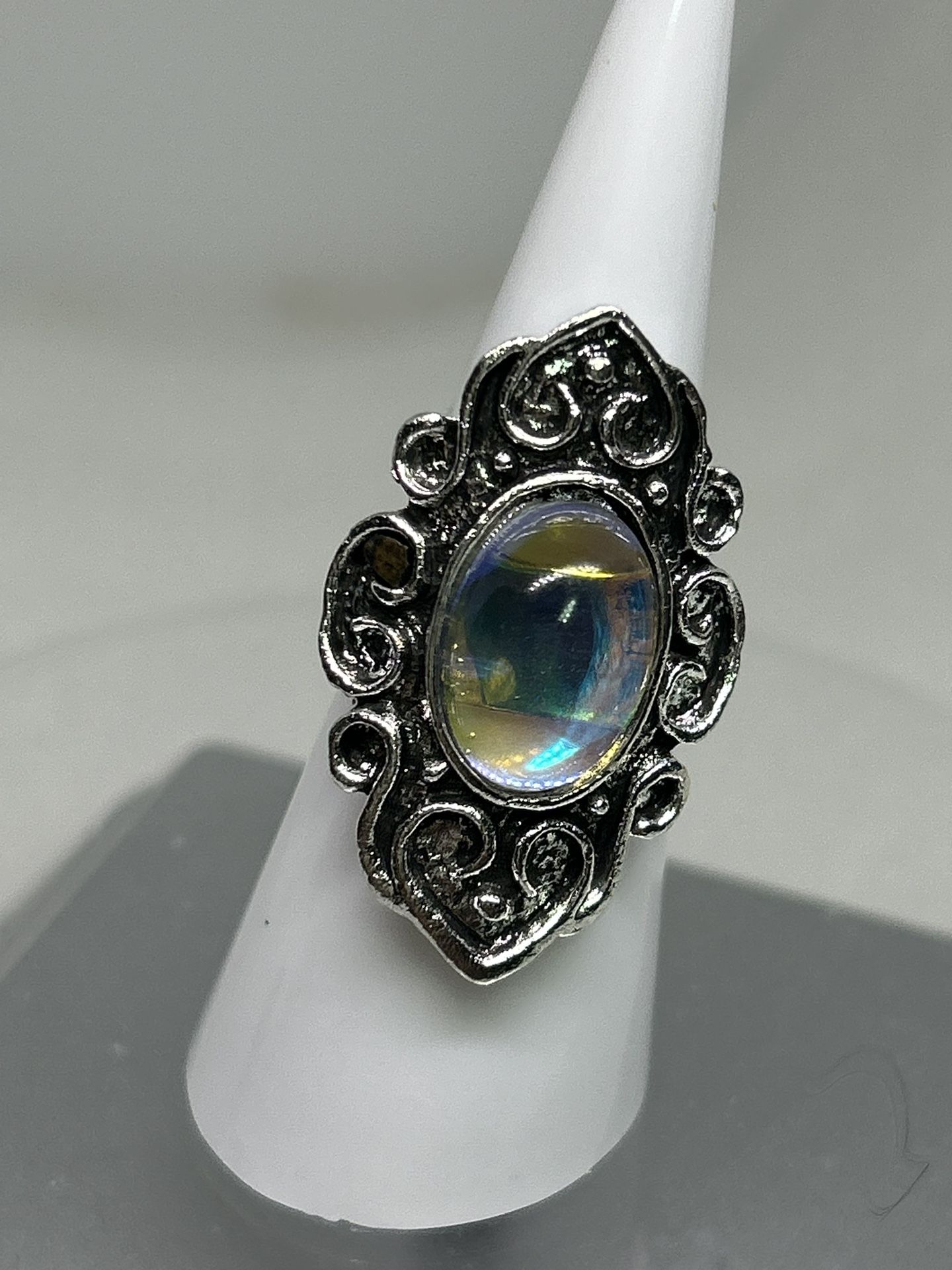 SIZE 8 ADJUSTABLE WOMENS RING