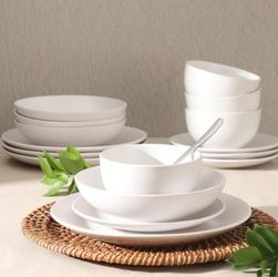 16 Piece Plates and Bowls Dishes Stoneware Dinnerware Set