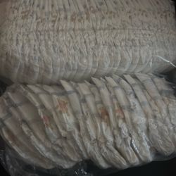 43 NEWBORN HUGGIES DIAPERS 