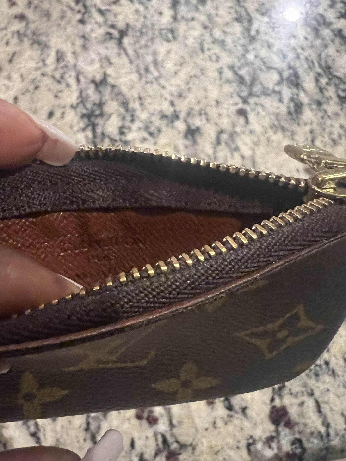 Authentic Louis Vuitton coin purse for Sale in Tampa, FL - OfferUp