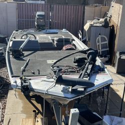 17’ Bass Tracker 50 Hp Merc