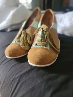 Jeffrey Campbell Tan Combo Cut Throat Women's Pump Lace Up US 9.5