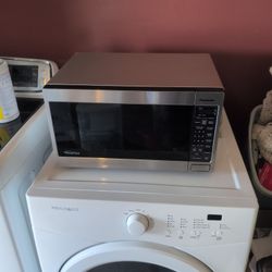 1300W Panasonic Microwave