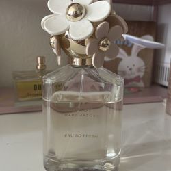 Daisy perfume mark Jacob’s