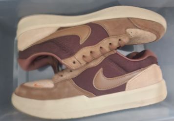 Nike Low-Top Sneakers Burgundy Tan Suede
