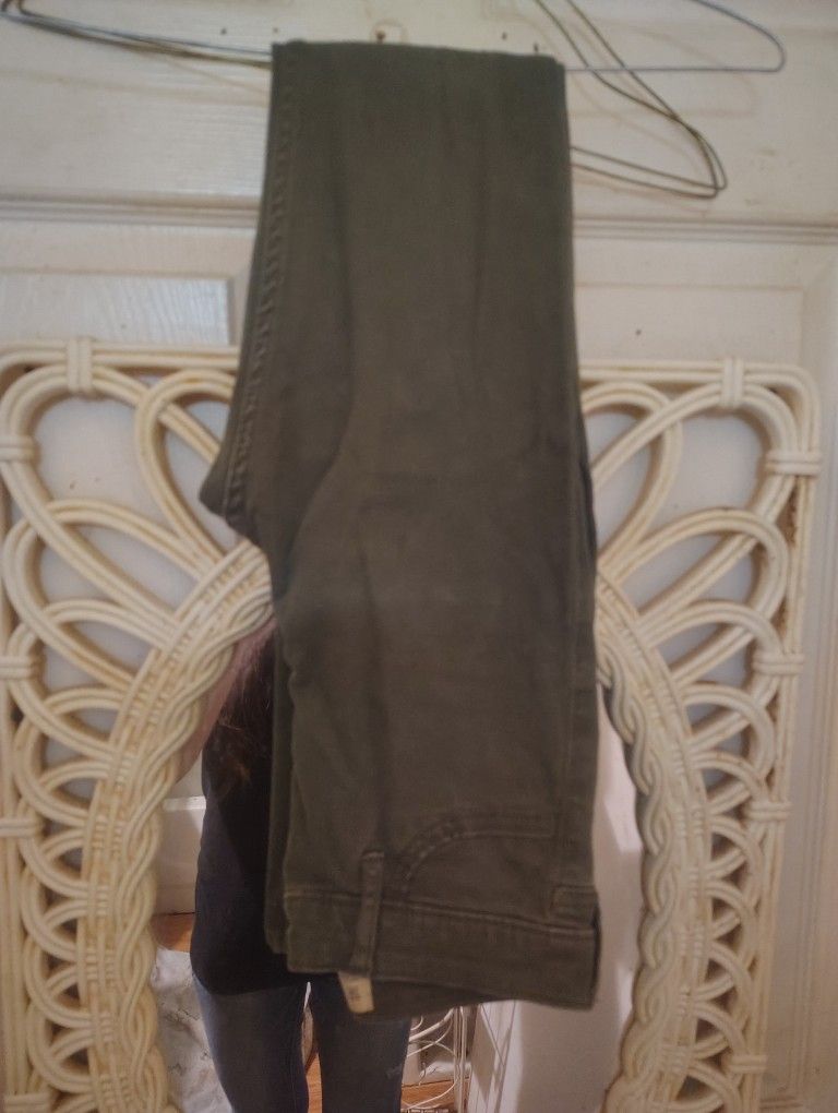 Like New, Women's Hunter Green Hollister Highrise Skinny Jeans (Size: 25W 31L)