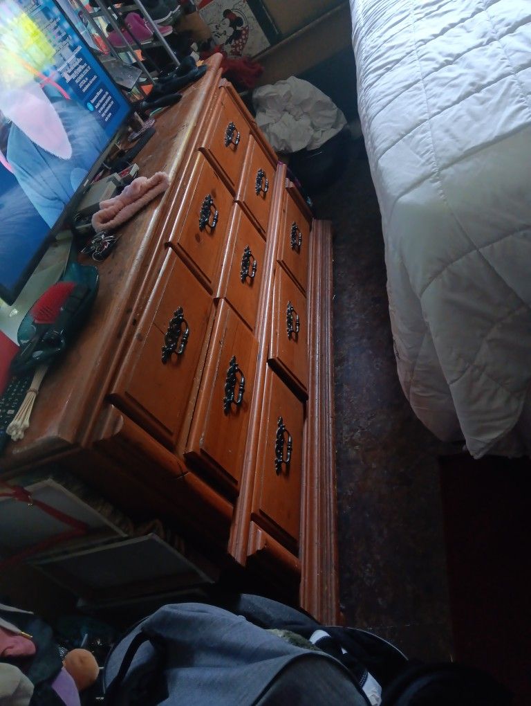 Dresser